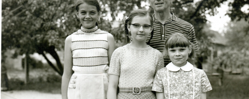 1972 30týčerven,pátý školní rok,Josef Lejsek ředitel školy114.jpg