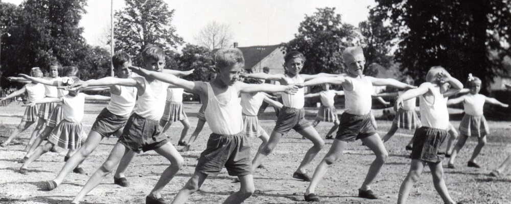 rok 1960 nácvik na spartakiádu    077.jpg