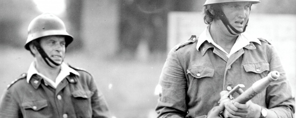 1975,Josef Schovánek č 23 vlevo,pan Říbek vpravo  144.jpg